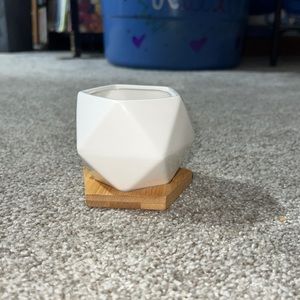 8 geometric planters